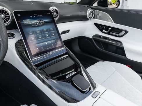 Used 2024 Mercedes-Benz SL 63 AMG 4MATIC image 10