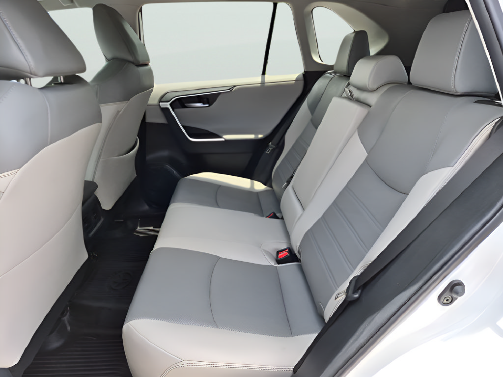 Used 2024 Toyota RAV4 Limited FWD image 30