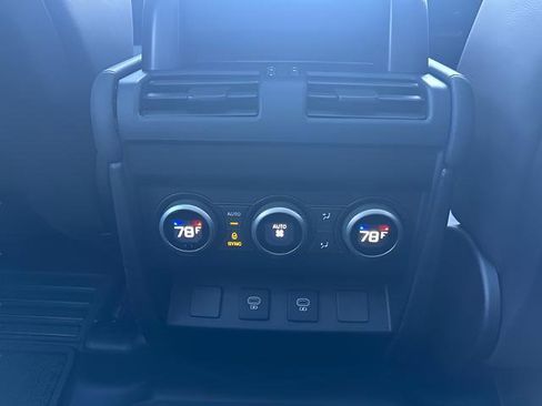New 2025 Land Rover Defender 110 X-Dynamic SE image 35