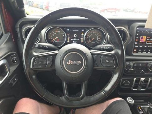 Used 2021 Jeep Gladiator Sport AWD/4WD image 17