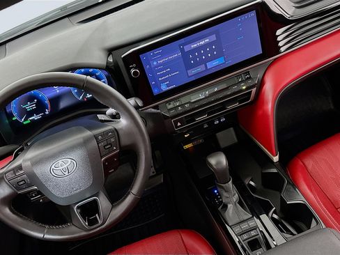 Used 2025 Toyota Camry XSE FWD image 19
