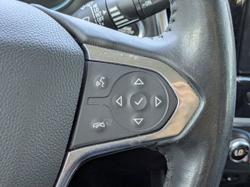 Used 2020 Chevrolet Traverse LT FWD image 34