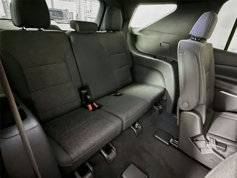 New 2026 Chevrolet Traverse LT w/ Driver Confidence Package AWD/4WD image 20