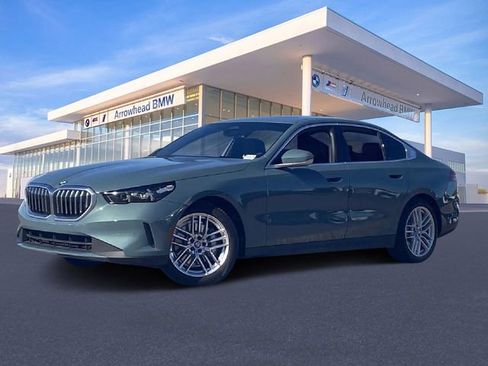 Certified 2025 BMW 530i image 36