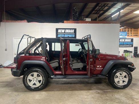 Used 2007 Jeep Wrangler Unlimited X image 2