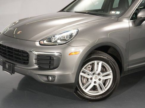Used 2016 Porsche Cayenne image 3