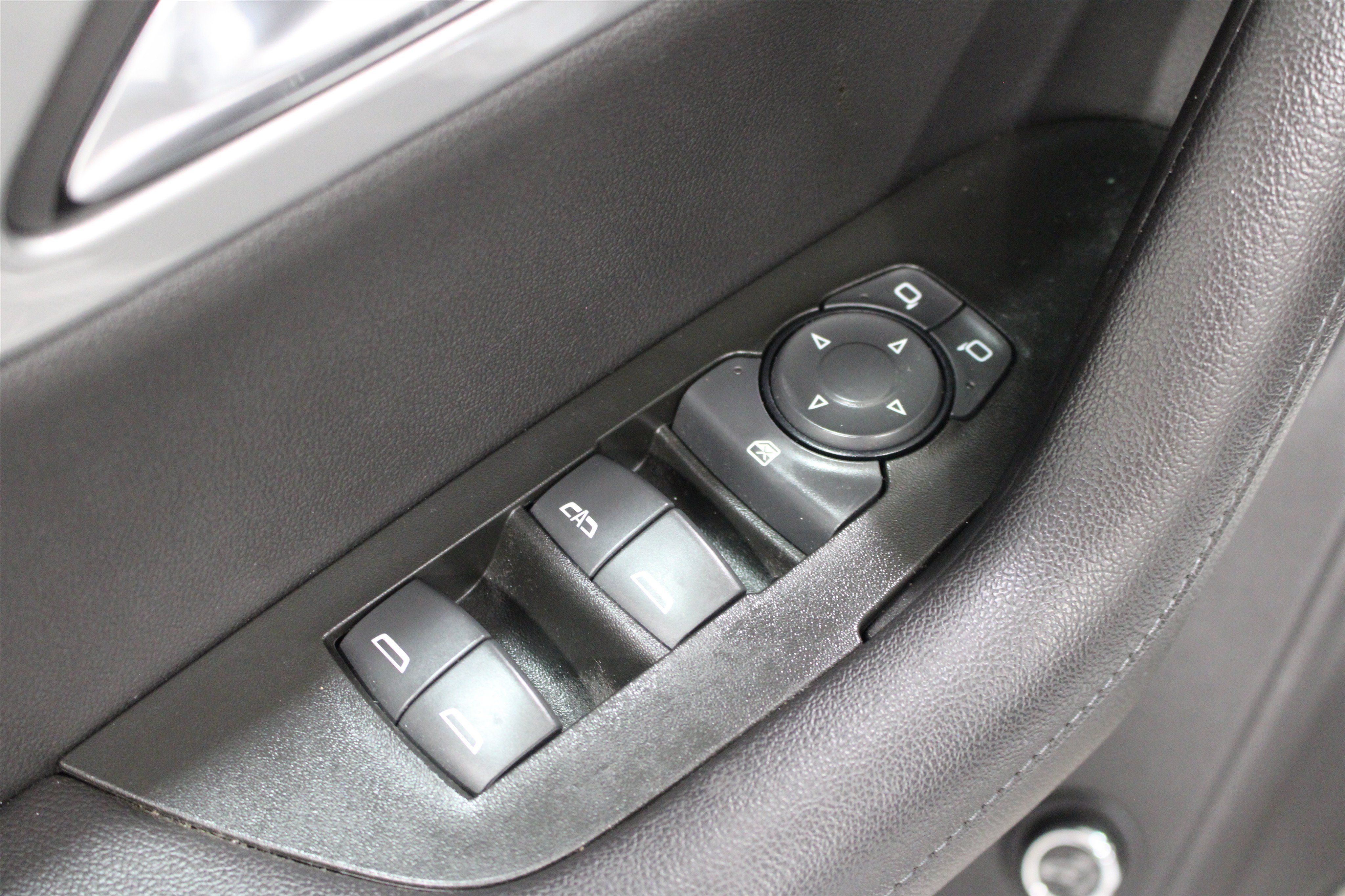 Used 2020 Chevrolet Blazer LT FWD image 6