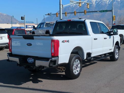Used 2024 Ford F250 XLT image 3