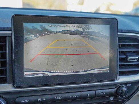 Used 2022 Hyundai Venue SEL image 16