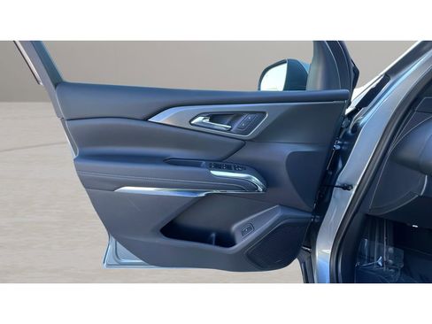 New 2026 Chevrolet Traverse LT image 26