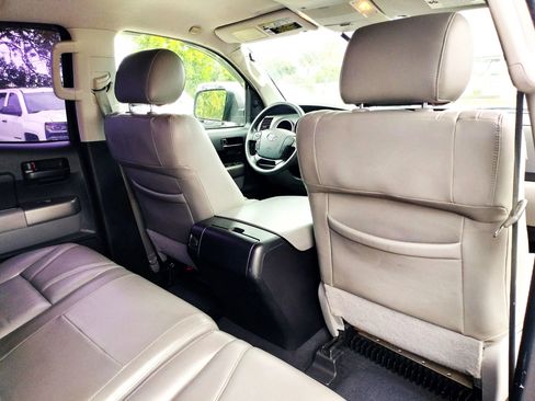 Used 2012 Toyota Tundra 4x4 Double Cab w/ SR5 Pkg image 18