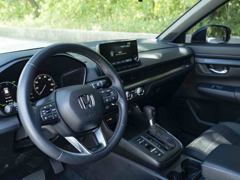 Used 2025 Honda CR-V Sport image 16
