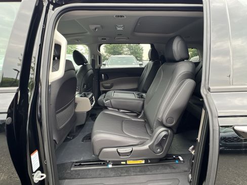 New 2027 Kia Carnival SX FWD image 31
