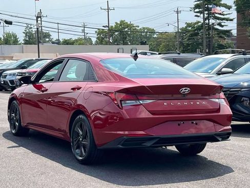 Certified 2023 Hyundai Elantra SEL FWD image 7