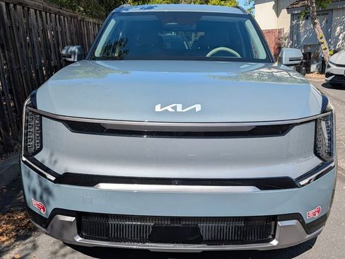 Used 2024 Kia EV9 Land AWD/4WD image 8