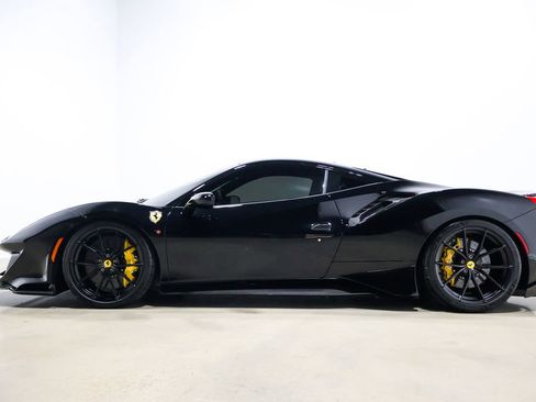 Used 2020 Ferrari 488 Pista image 21