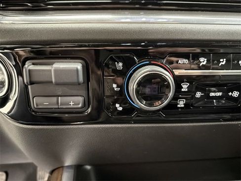 Certified 2024 Chevrolet Silverado 3500 High Country w/ High Country Premium Package image 31