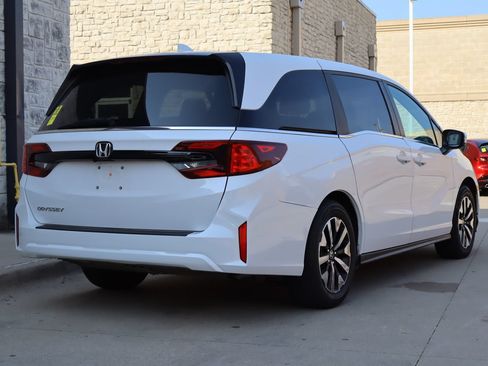 Used 2025 Honda Odyssey EX-L image 3