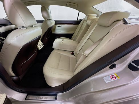 Used 2016 Lexus ES 350 w/ Navigation System Package image 30