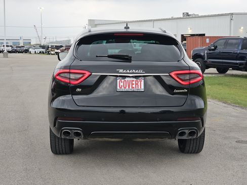 Used 2018 Maserati Levante AWD/4WD image 6