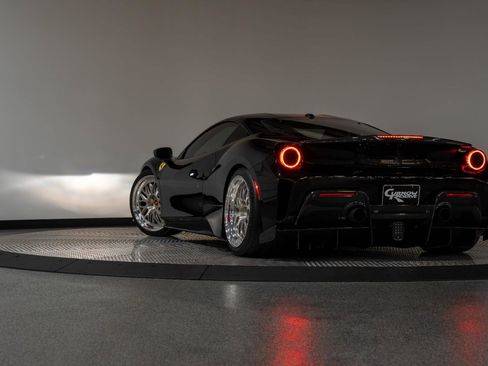 Used 2019 Ferrari 488 Pista Coupe RWD image 26