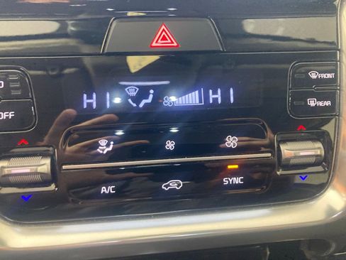 Certified 2023 Kia Sorento SX Prestige image 8