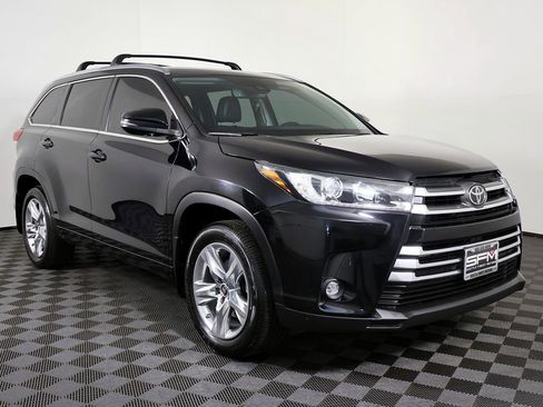 Used 2019 Toyota Highlander Limited AWD/4WD image 6