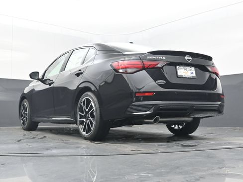 Certified 2025 Nissan Sentra SR FWD image 26