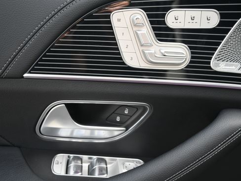 Used 2025 Mercedes-Benz GLS 580 GLS 580 image 30