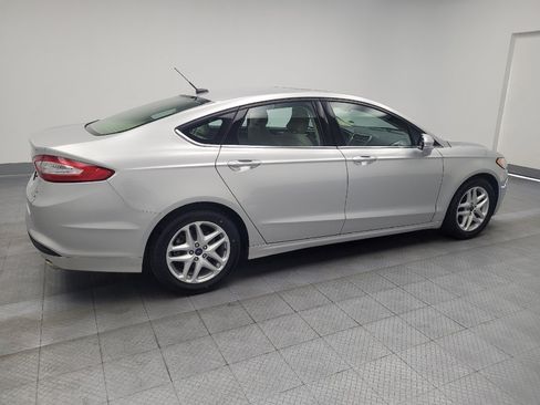 Used 2016 Ford Fusion SE FWD image 10