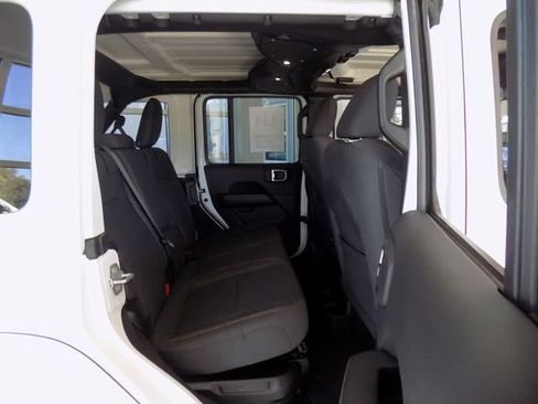 Certified 2025 Jeep Wrangler Unlimited Sahara AWD/4WD image 25
