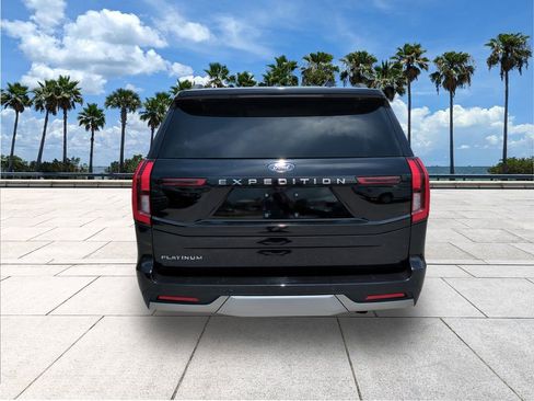 Used 2025 Ford Expedition Platinum AWD/4WD image 6