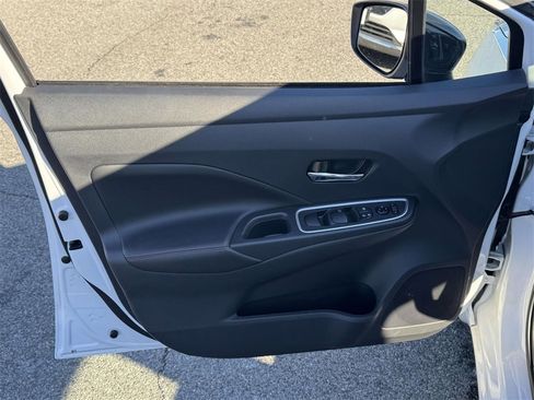 Used 2024 Nissan Versa SR w/ Trunk Package image 17