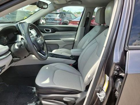 Used 2022 Jeep Compass Latitude FWD image 18