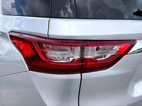 Used 2019 Chevrolet Traverse Premier AWD/4WD image 20
