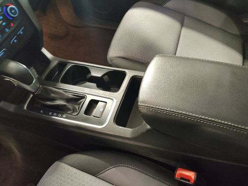 Used 2019 Ford Escape SE FWD image 26