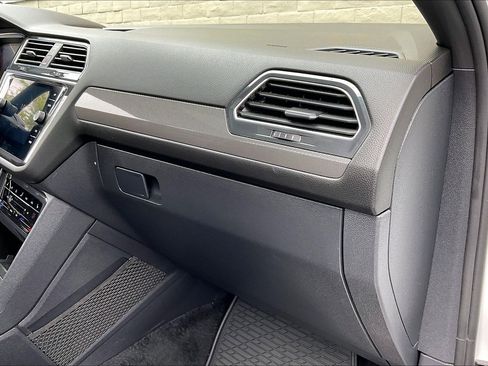 Certified 2023 Volkswagen Tiguan SE R-Line FWD image 14
