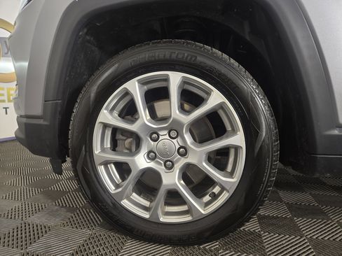 Certified 2023 Jeep Compass Latitude AWD/4WD image 33