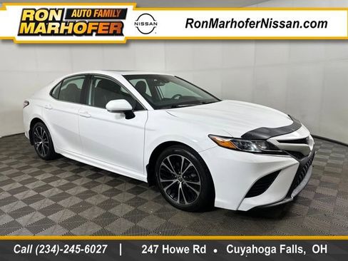 Used 2020 Toyota Camry SE image 1
