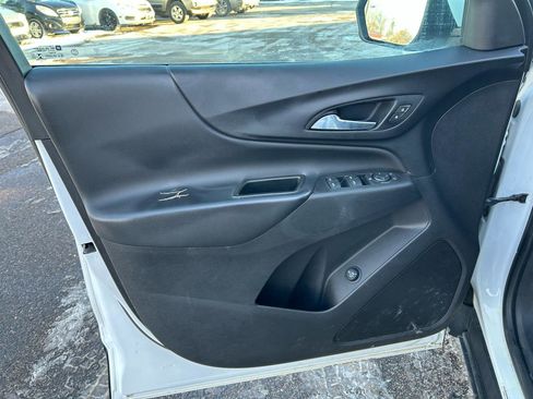 Used 2021 Chevrolet Equinox LT image 14