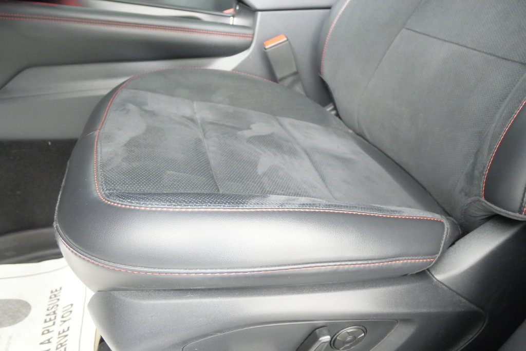 Used 2025 Ford Explorer ST w/ Sun And Sound Package AWD/4WD image 10