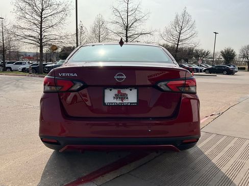 Used 2025 Nissan Versa SV image 7