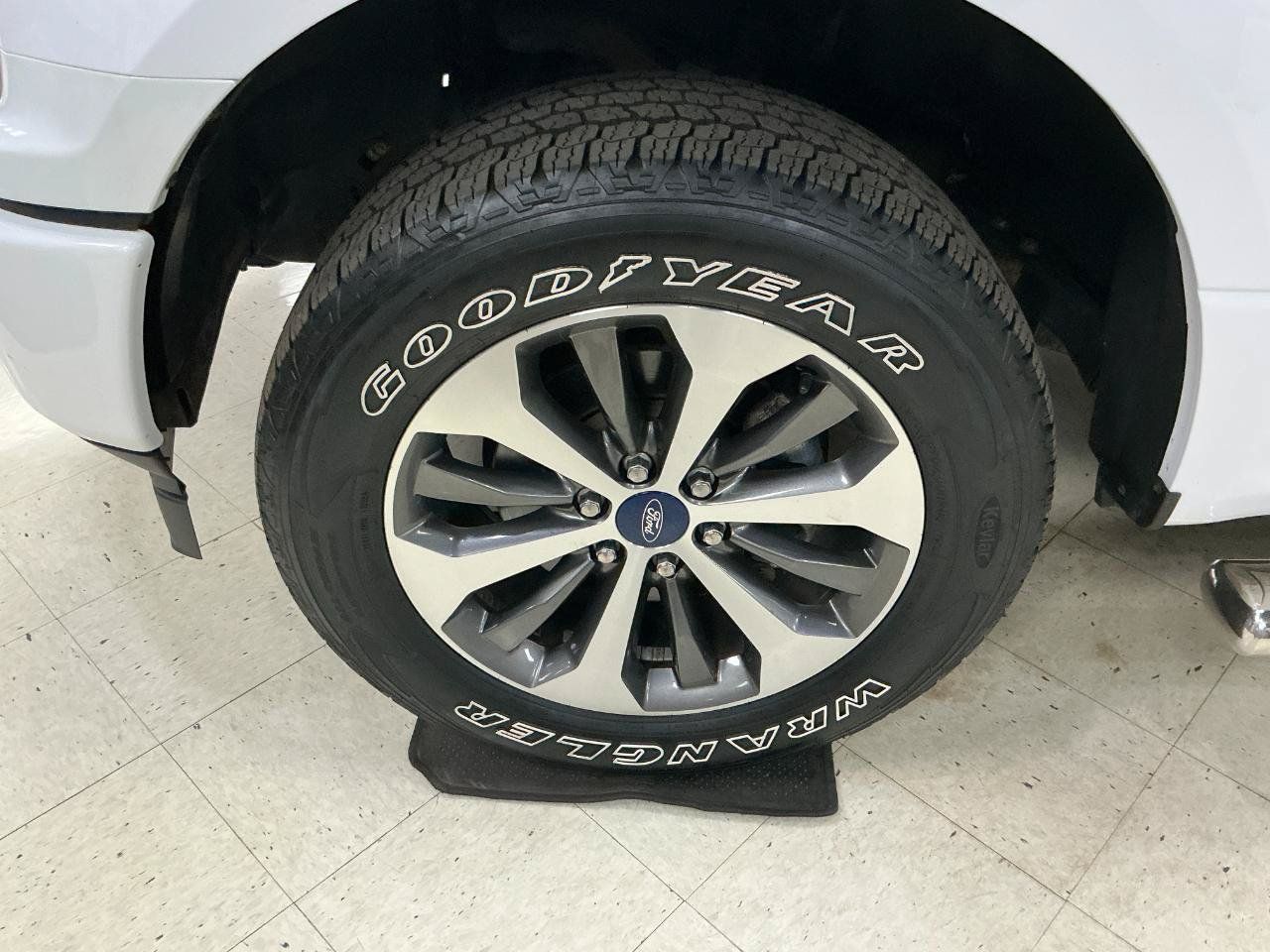 Used 2019 Ford F150 XL w/ Equipment Group 101A Mid AWD/4WD image 5