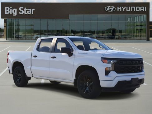 Used 2025 Chevrolet Silverado 1500 Custom image 6