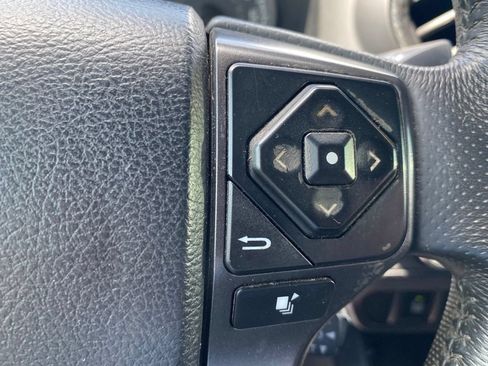 Used 2017 Toyota Tacoma TRD Sport w/ Premium & Technology Package AWD/4WD image 27