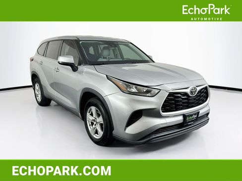 Used 2020 Toyota Highlander L FWD image 1