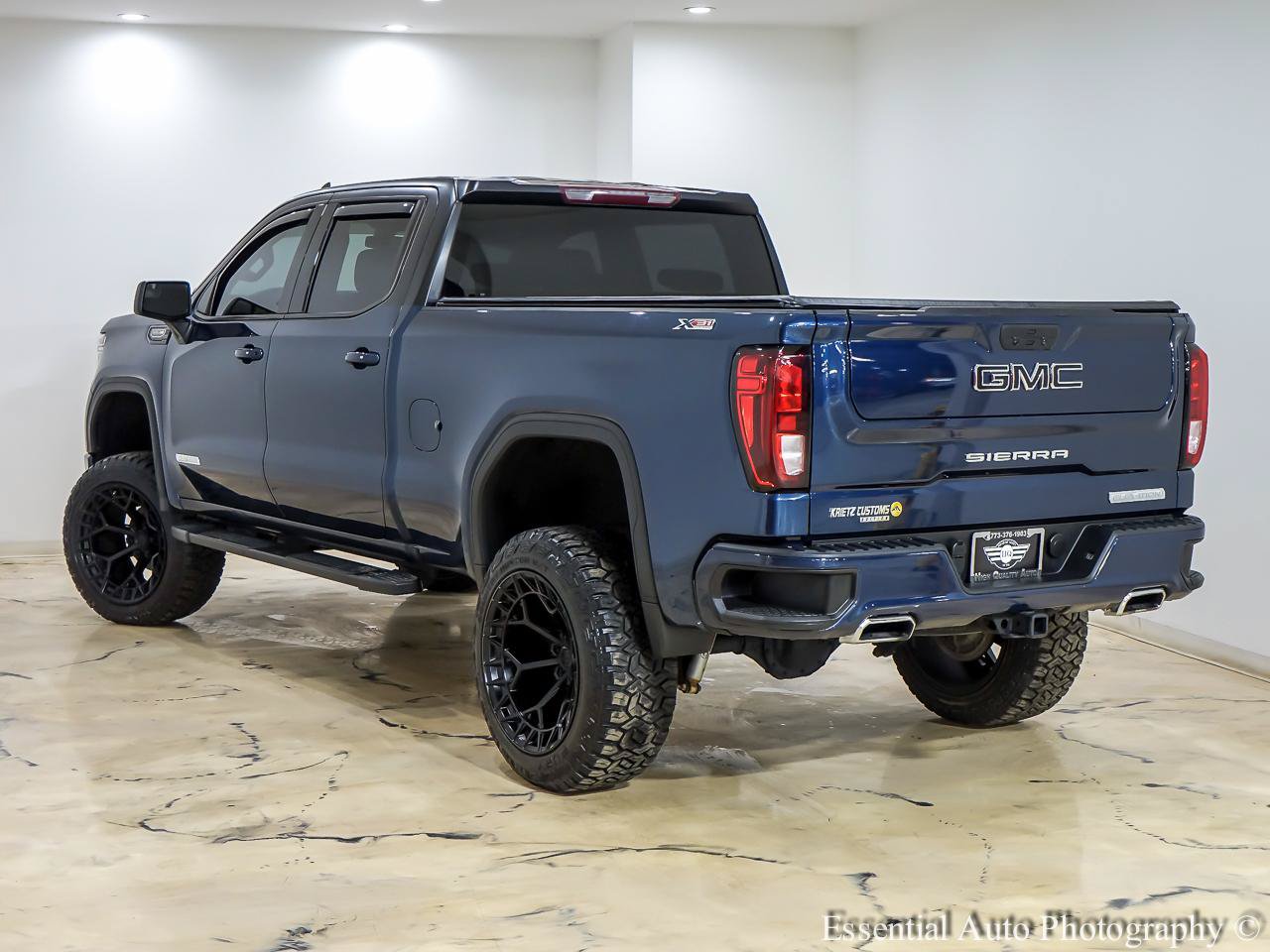 Used 2022 GMC Sierra 1500 Elevation w/ X31 Off-Road Package AWD/4WD image 10