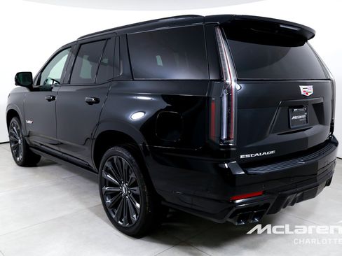 Used 2026 Cadillac Escalade V w/ LPO, Floor Liner Package AWD/4WD image 6