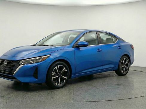 Used 2025 Nissan Sentra SV image 3