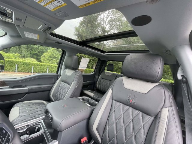 New 2026 Ford F250 Lariat w/ Black Appearance Package AWD/4WD image 7